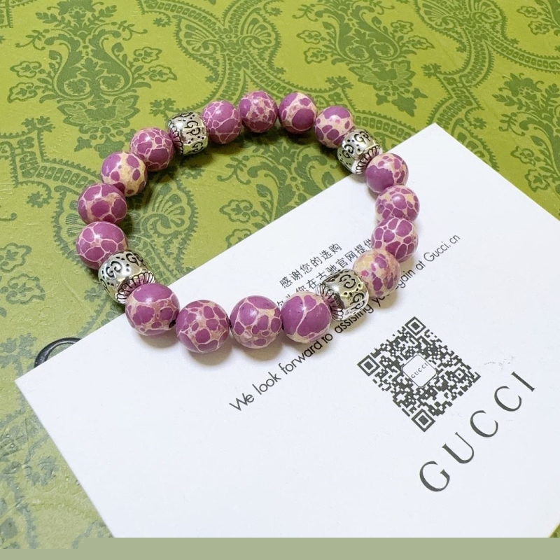 G*u*i bracelets